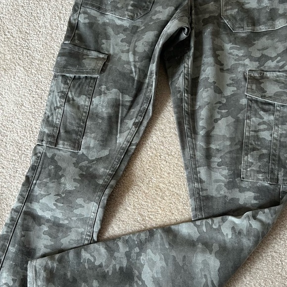 Spanx stretch twill ankle cargo - Picture 7 of 9